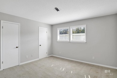 Just recently updated with new paint, doors, ceiling fans - photo 16