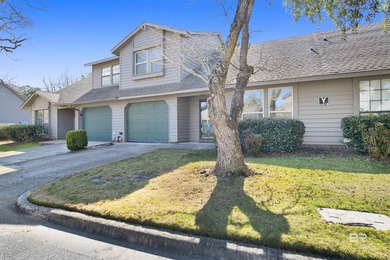 Just recently updated with new paint, doors, ceiling fans - photo 25