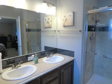 This beautifully maintained 1,248 square foot manufactured home - photo 28