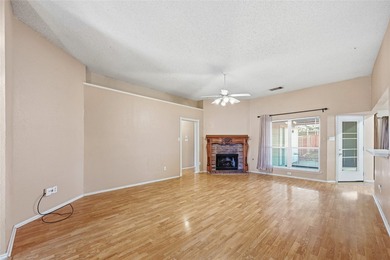 Great Location in popular Rockwall, with good drive up appeal - photo 2