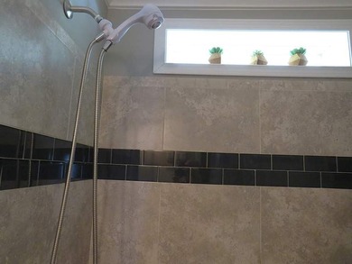 This beautifully maintained 1,248 square foot manufactured home - photo 34