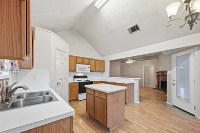 Great Location in popular Rockwall, with good drive up appeal - photo 5