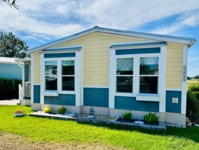 (private lake, pond, creek) Home For Sale in Oxford Florida