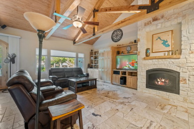 Stunning Lake Home in a Gate Community - photo 5