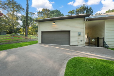 Stunning Lake Home in a Gate Community - photo 25