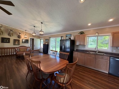 This exceptional Southern Iowa hunting, fishing and outdoor - photo 15