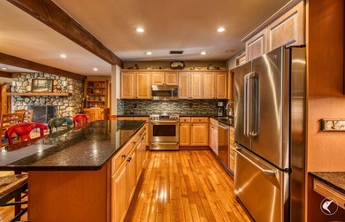 Set on one of Mirror Lake's most desirable shorelines, Bear's - photo 19