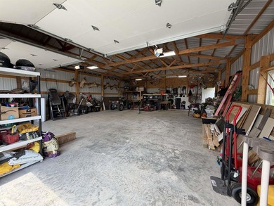 This exceptional Southern Iowa hunting, fishing and outdoor - photo 43