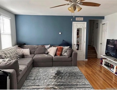 Beautiful Two-Family Duplex Ranch In Seaford Harbor. Mint - photo 5