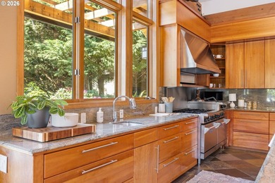 Extraordinary gated Willamette River estate on 1.56 private - photo 11