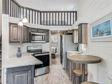 Experience cozy luxury at an affordable price in this - photo 13