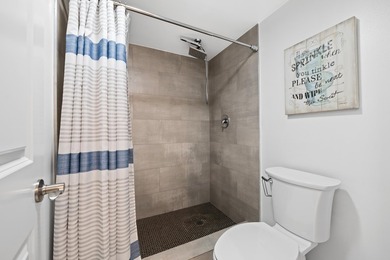 Stunning completely renovated spacious 3/2.5 *F* Model unit in - photo 13