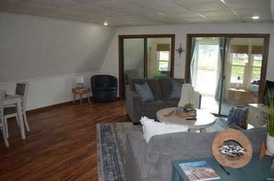 Enjoy this delightful lakefront cottage on picturesque Irish - photo 14