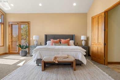 Extraordinary gated Willamette River estate on 1.56 private - photo 15