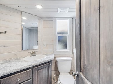Experience cozy luxury at an affordable price in this - photo 18