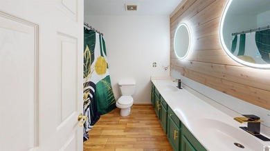SHORT SALE OPPORTUNITY! Move-in ready and packed with value - photo 23