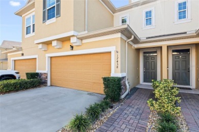 Lake Townhome/Townhouse For Sale in Clermont, Florida