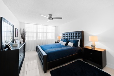 Stunning completely renovated spacious 3/2.5 *F* Model unit in - photo 35