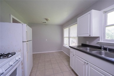 Move in ready, fresh paint, new roof (June 2026) located in the - photo 6