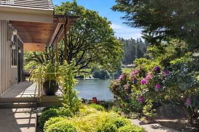 Extraordinary gated Willamette River estate on 1.56 private - photo 36