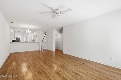Stunning 3 BR 2 1/2 bath townhome in the sought after - photo 3