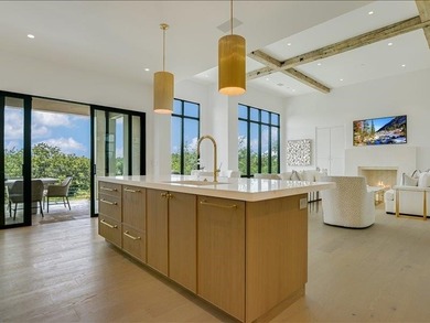 Set within the private gates of Summit Rock in Horseshoe Bay - photo 10