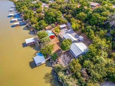 Your Lake House Awaits! This stunning, fully-furnished - photo 3