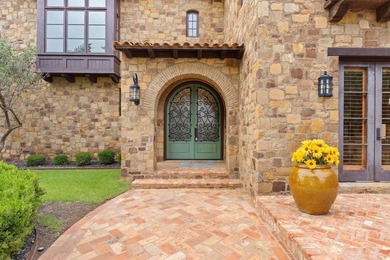 Tucked away in the exclusive Escondido Golf & Lake Club, this - photo 4