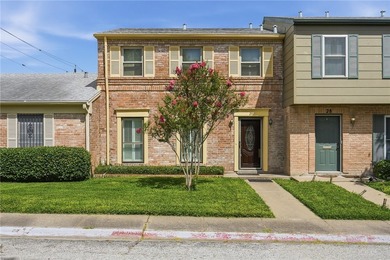 Say hello to your gorgeous new home! This stunningly updated - photo 1