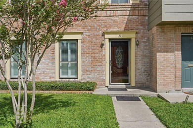 Say hello to your gorgeous new home! This stunningly updated - photo 3