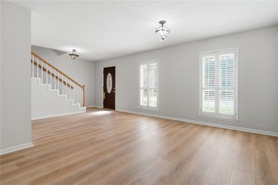 Say hello to your gorgeous new home! This stunningly updated - photo 6