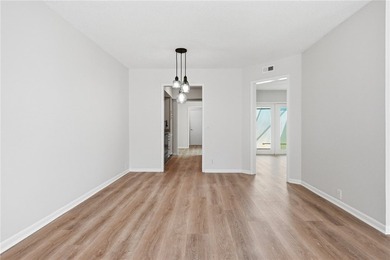 Say hello to your gorgeous new home! This stunningly updated - photo 7
