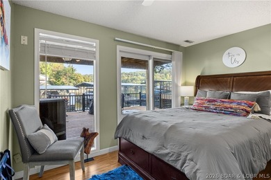 Experience lakefront perfection in this charming 3-bed, 3-bath - photo 27