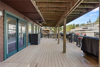 Experience lakefront perfection in this charming 3-bed, 3-bath - photo 34