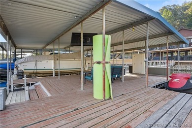 Experience lakefront perfection in this charming 3-bed, 3-bath - photo 39
