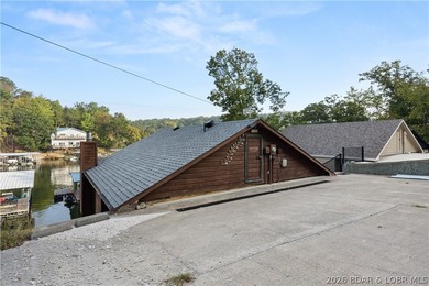 Experience lakefront perfection in this charming 3-bed, 3-bath - photo 41