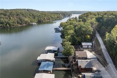 Experience lakefront perfection in this charming 3-bed, 3-bath - photo 45
