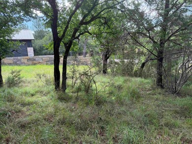 Wonderful golf course lot with 80 feet of frontage and a - photo 1