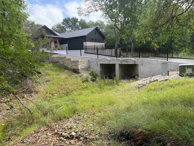 Wonderful golf course lot with 80 feet of frontage and a - photo 4