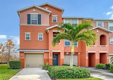 (private lake, pond, coastal) Townhome/Townhouse Sale Pending in Lakewood Ranch Florida