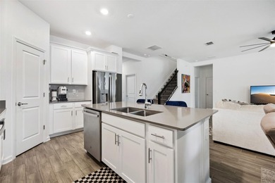 BACK ON MARKET DUE TO BUYER UNABLE TO SECURE FINANCING! Welcome - photo 10