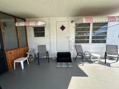 Charming vintage 2-bedroom, 1-bath mobile home located on an - photo 3