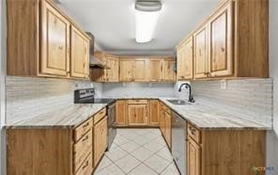 Welcome to 2597 Danforth in Ingleside, Texas, where space - photo 3