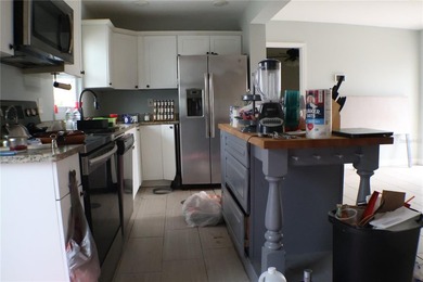 Short Sale. Short Sale. This Canal waterfront home will not last - photo 9