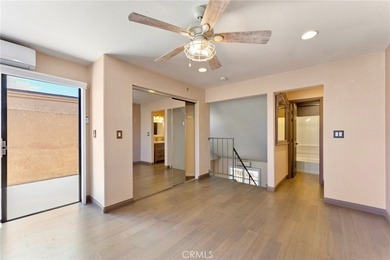 Rarely available south-facing loft featuring a private rooftop - photo 13