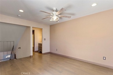 Rarely available south-facing loft featuring a private rooftop - photo 14