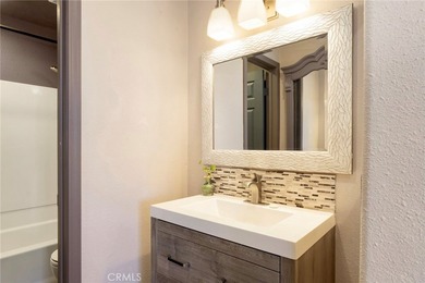 Rarely available south-facing loft featuring a private rooftop - photo 16