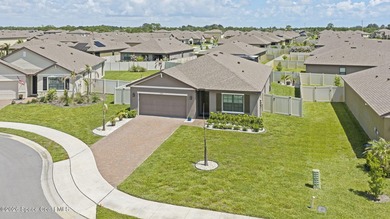 Tucked away on a desirable cul-de-sac, this beautifully - photo 3