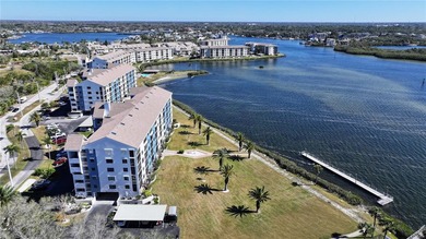 Turnkey Waterfront Condo with Stunning 180? Gulf Views - Move-In - photo 48