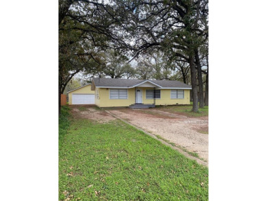 Charming cottage house on .93 acre. Very near Loffers Park boat - Lake Home Sale Pending in Whitney, Texas